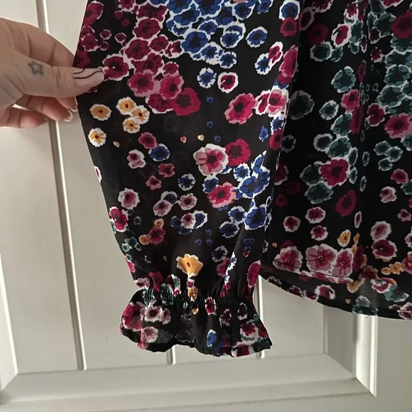 Adrienne Vittadini Floral Blouse Size S - Picture 3 of 6
